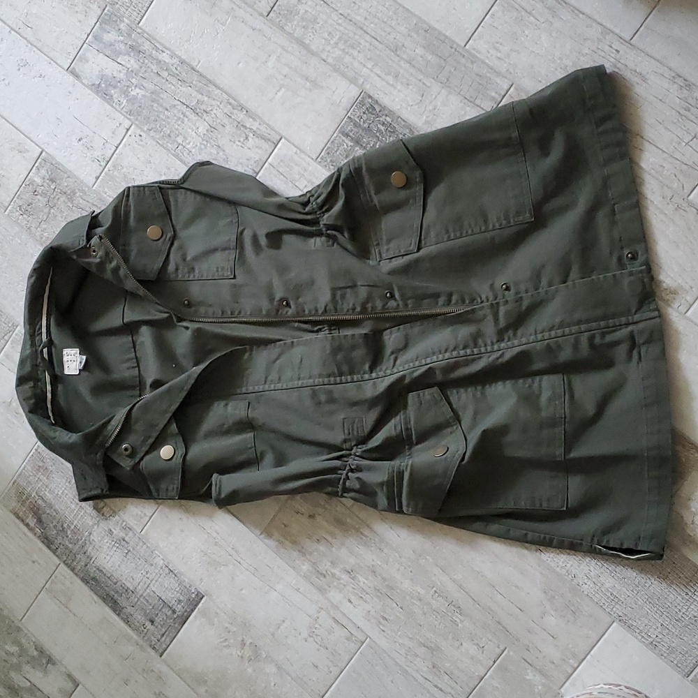 A New Day Women's Small Sleeveless Green Vest Zip up Cinch Waist